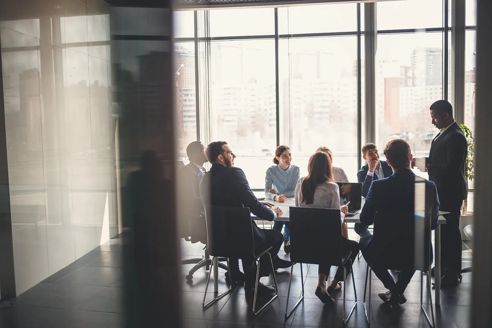 Dirigeant consultant des documents juridiques professionnels